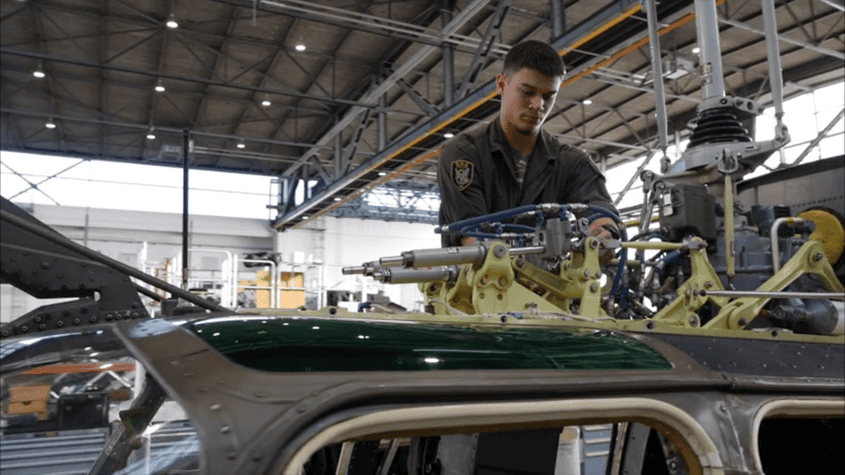 Berufsinfo-Video - AMS Video:  Luftfahrzeugtechniker*in - Lehrausbildung