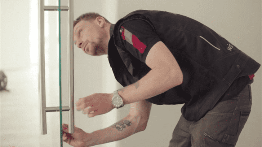 Berufsinfo-Video - WK Kärnten: Deine Lehre. Deine Karriere: Werde GlasbautechnikerIn!