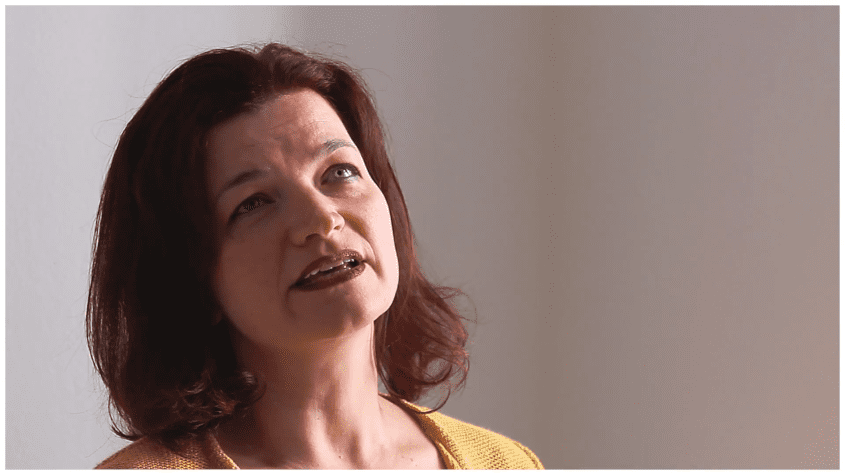 Berufsinfo-Video - Lichttechnologie: FEMtech Expertinneninterview mit Renate Hammer